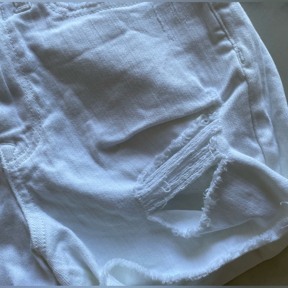 Women’s Express Bermuda Shorts - Picture 2 of 3